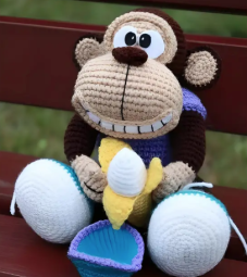 Monkey with banana Free Amigurumi Pattern