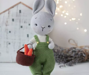 Bunny With a Basket of Carrots Free Amigurumi Pattern