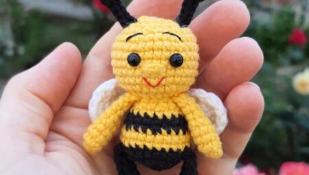 Free Amigurumi Bee Crochet Pattern