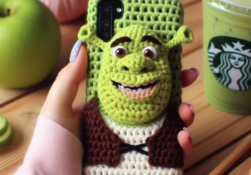 Crocheted Shrek Phone Case Amigurumi Tutorial